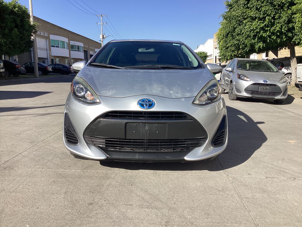 Toyota Prius 2019 5p C Hibrido L4/1.5/Aut 2019 Toyota Prius Venta Exteriores 2