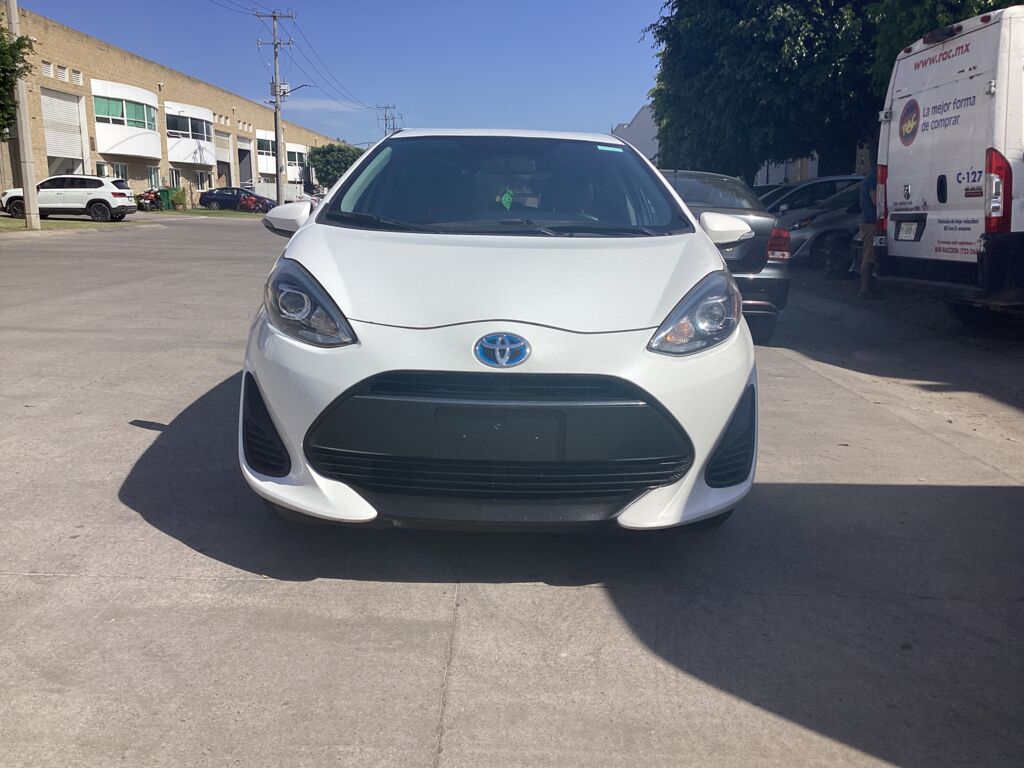 Toyota Prius 2019 5p C Hibrido L4/1.5/Aut 2019 Toyota Prius Venta Exteriores 2