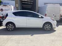 Toyota Prius 2019 5p C Hibrido L4/1.5/Aut 2019 Toyota Prius Venta Exteriores 4