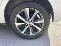 Toyota Prius 2019 5p C Hibrido L4/1.5/Aut 2019 Toyota Prius Venta Llantas 4