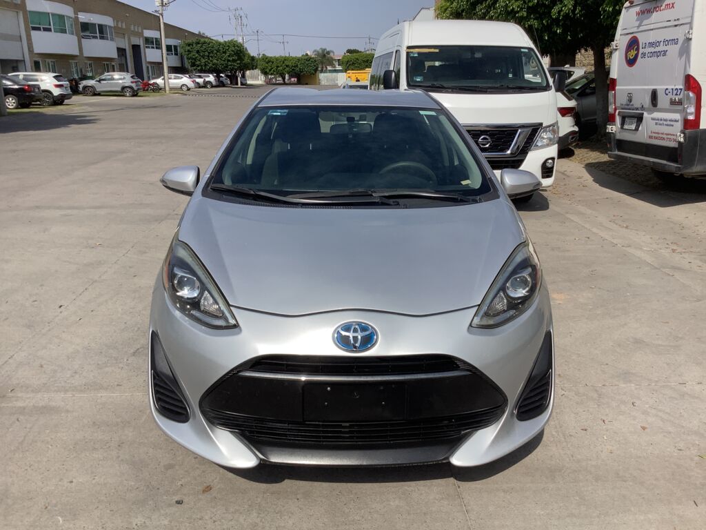 Toyota Prius 2019 5p C Hibrido L4/1.5/Aut 2019 Toyota Prius Venta Exteriores 2
