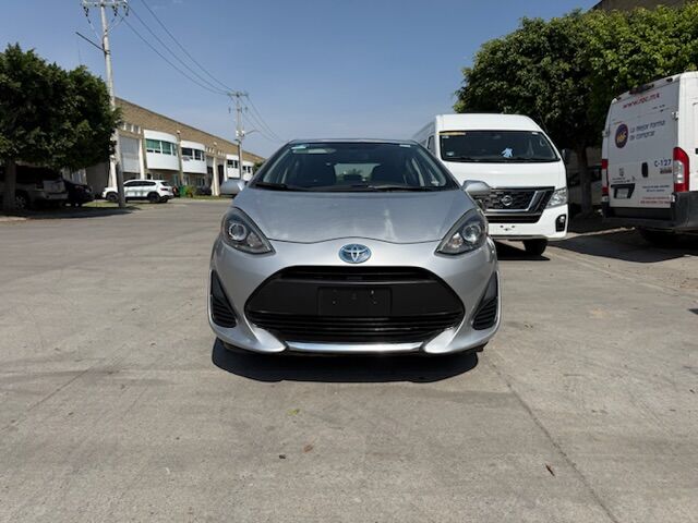 Toyota Prius 2020 5p C Híbrido L4/1.5 Aut  2020 Toyota Prius Venta Exteriores 2