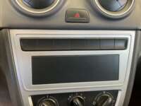 Volkswagen Saveiro 2015 2p Startline L4/1.6 Man A/A 2015 Volkswagen Saveiro Venta Interiores 6