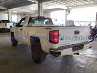 Chevrolet Silverado 2018 2p LS Cabina Regular V8/5.3 Aut 4X4 2018 Chevrolet Silverado 2500 Ingreso Exteriores 6