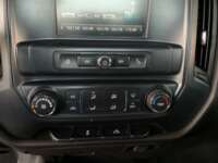 Chevrolet Silverado 2018 2p LS Cabina Regular V8/5.3 Aut 4X4 2018 Chevrolet Silverado Venta Interiores 9