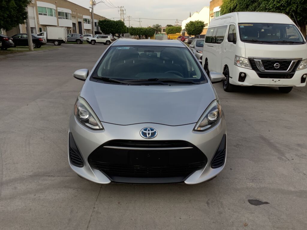 Toyota Prius 2019 5p C Hibrido L4/1.5/Aut 2019 Toyota Prius Venta Exteriores 2