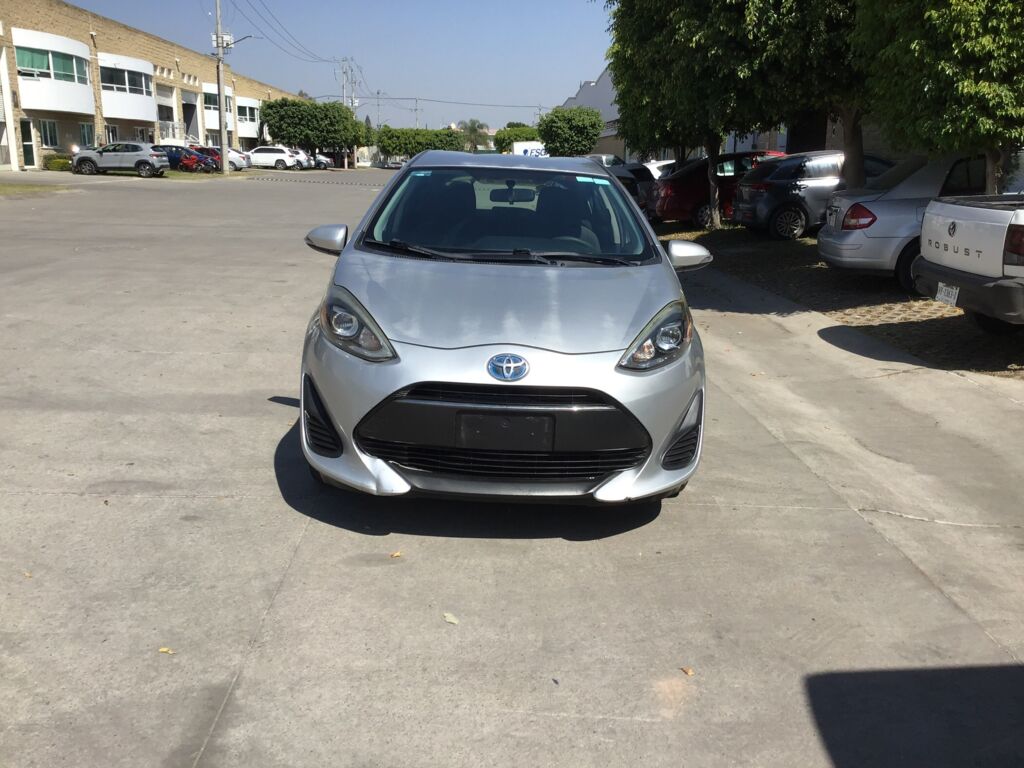 Toyota Prius 2019 5p C Hibrido L4/1.5/Aut 2019 Toyota Prius Venta Exteriores 2