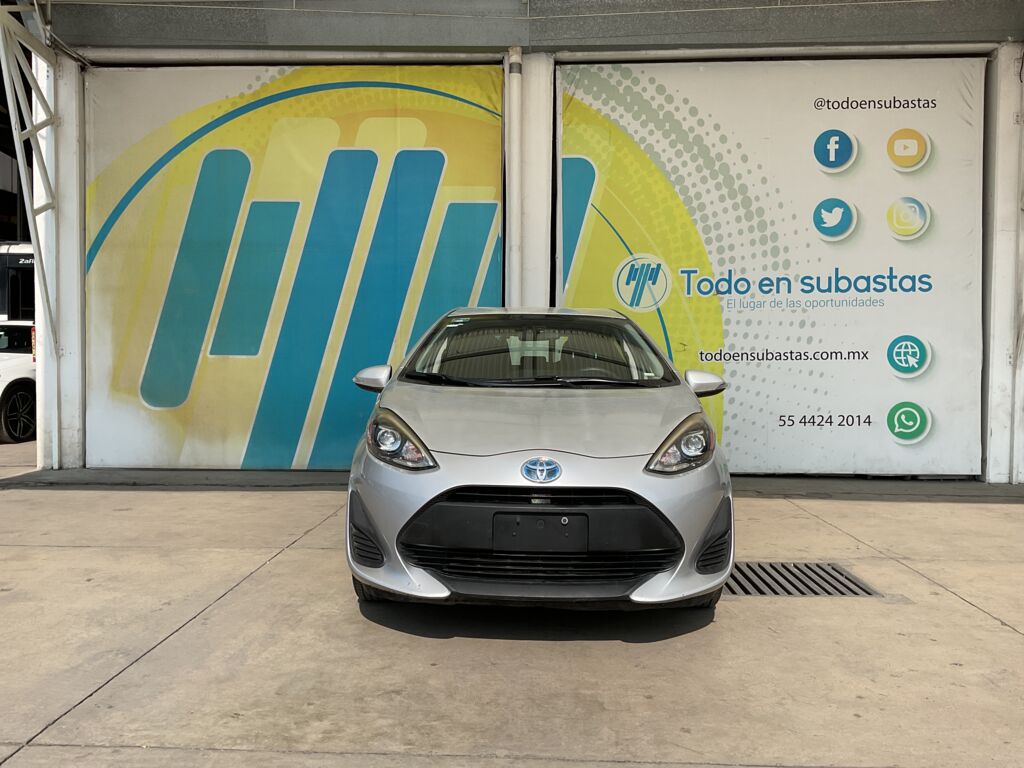 Toyota Prius 2019 5p C Hibrido L4/1.5/Aut 2019 Toyota Prius Venta Exteriores 2