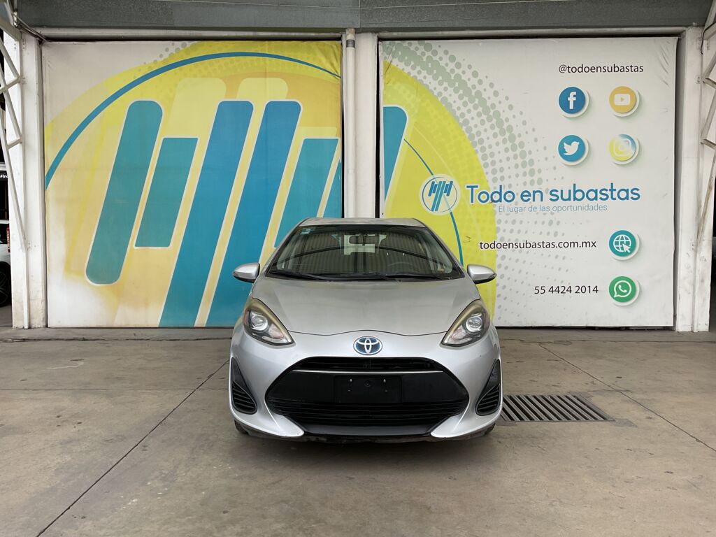 Toyota Prius 2019 5p C Hibrido L4/1.5/Aut 2019 Toyota Prius Venta Exteriores 2