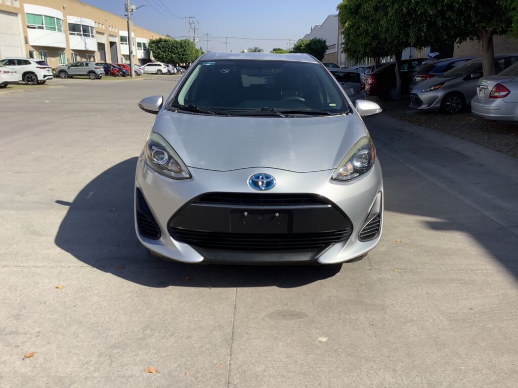 Toyota Prius 2019 5p C Hibrido L4/1.5/Aut 2019 Toyota Prius Venta Exteriores 2