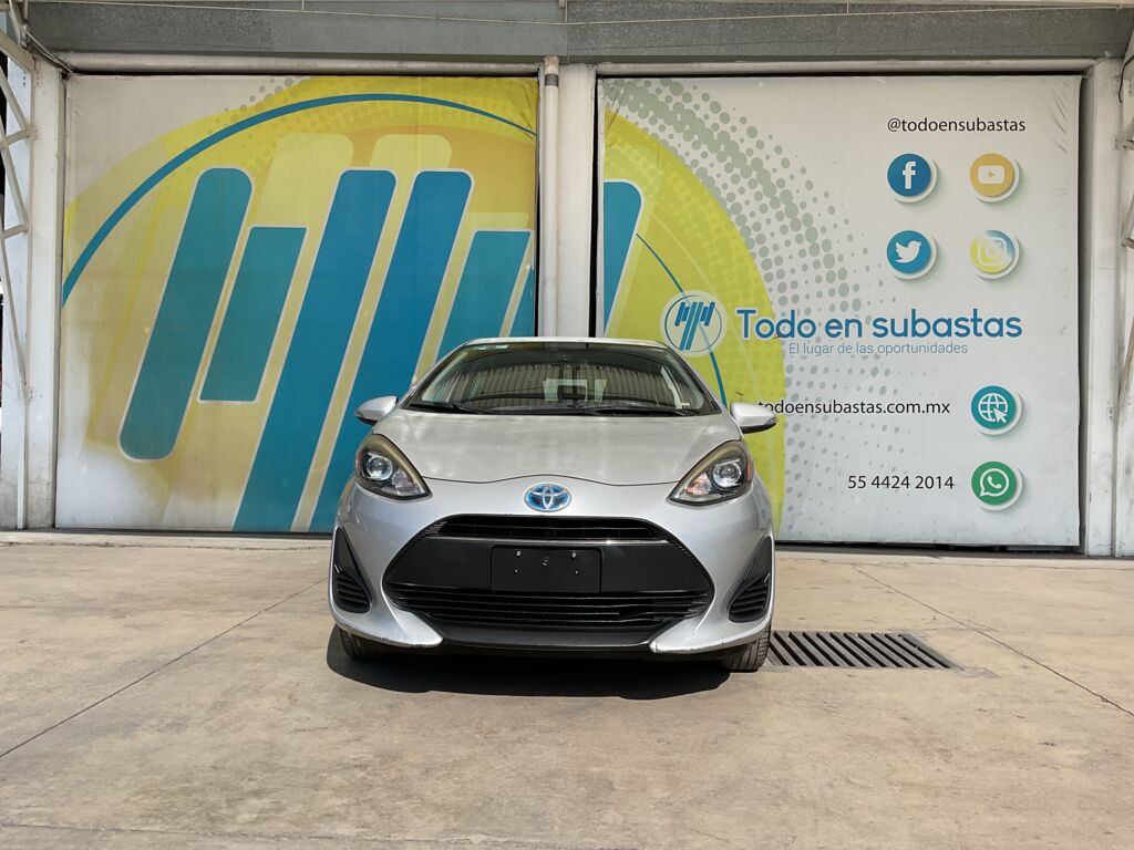 Toyota Prius 2019 5p C Hibrido L4/1.5/Aut 2019 Toyota Prius Venta Exteriores 2
