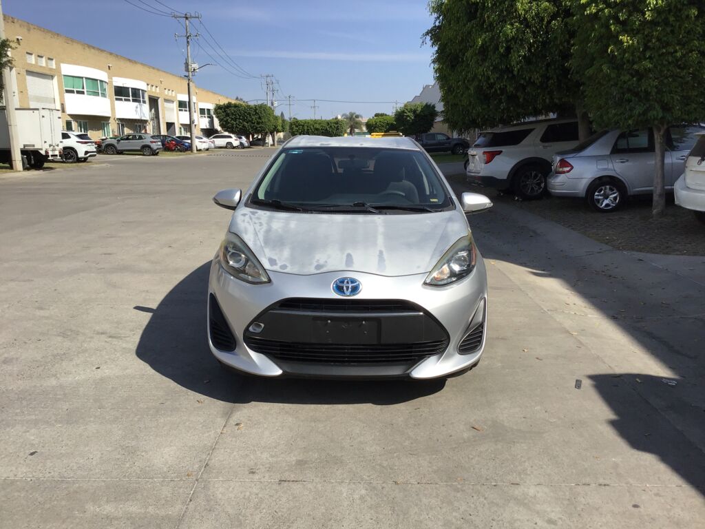 Toyota Prius 2019 5p C Hibrido L4/1.5/Aut 2019 Toyota Prius Venta Exteriores 2
