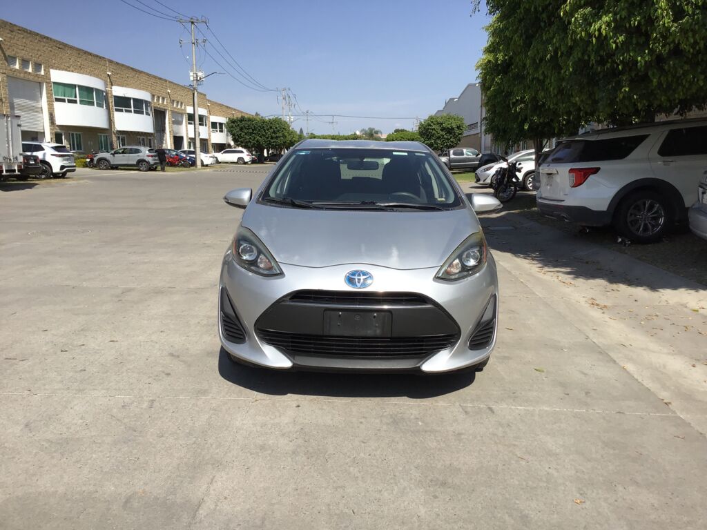 Toyota Prius 2019 5p C Hibrido L4/1.5/Aut 2019 Toyota Prius Venta Exteriores 2