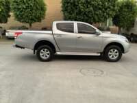 Mitsubishi L200 2019 4p Doble Cabina L4/2.5/T Diesel Man 4X4 2019 Mitsubishi L200 Venta Exteriores 4