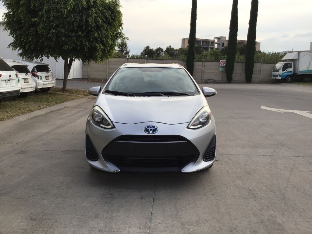 Toyota Prius 2019 5p C Hibrido L4/1.5/Aut 2019 Toyota Prius Venta Exteriores 2