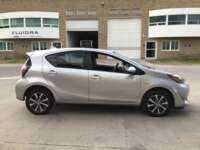Toyota Prius 2019 5p C Hibrido L4/1.5/Aut 2019 Toyota Prius Venta Exteriores 4