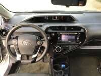 Toyota Prius 2019 5p C Hibrido L4/1.5/Aut 2019 Toyota Prius Venta Interiores 18