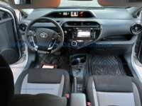 Toyota Prius 2019 5p C Hibrido L4/1.5/Aut 2019 Toyota Prius Ingreso Interiores 9