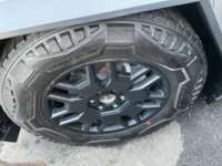 Tesla Cybertruck 2024  2024 Tesla Cybertruck Venta Llantas 1