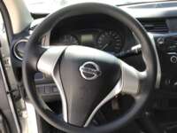 Nissan NP300 Doble Cabina 2020 4p SE L4/2.5 Man A/A Paq. Seg 2020 Nissan NP300 Doble Cabina Venta Interiores 3