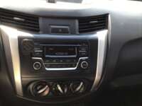 Nissan NP300 Doble Cabina 2020 4p SE L4/2.5 Man A/A Paq. Seg 2020 Nissan NP300 Doble Cabina Venta Interiores 6