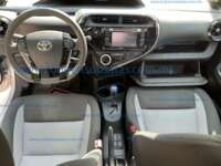 Toyota Prius 2019 5p C Hibrido L4/1.5/Aut 2019 Toyota Prius Ingreso Interiores 9