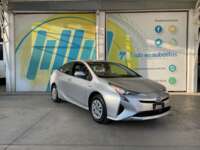 Toyota Prius 2017 5p Base Híbrido L4/1.8 Aut  2017 Toyota Prius Venta Exteriores 3
