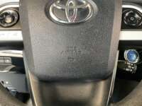 Toyota Prius 2017 5p Base Híbrido L4/1.8 Aut  2017 Toyota Prius Venta Interiores 14