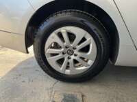 Toyota Prius 2017 5p Base Híbrido L4/1.8 Aut  2017 Toyota Prius Venta Llantas 7