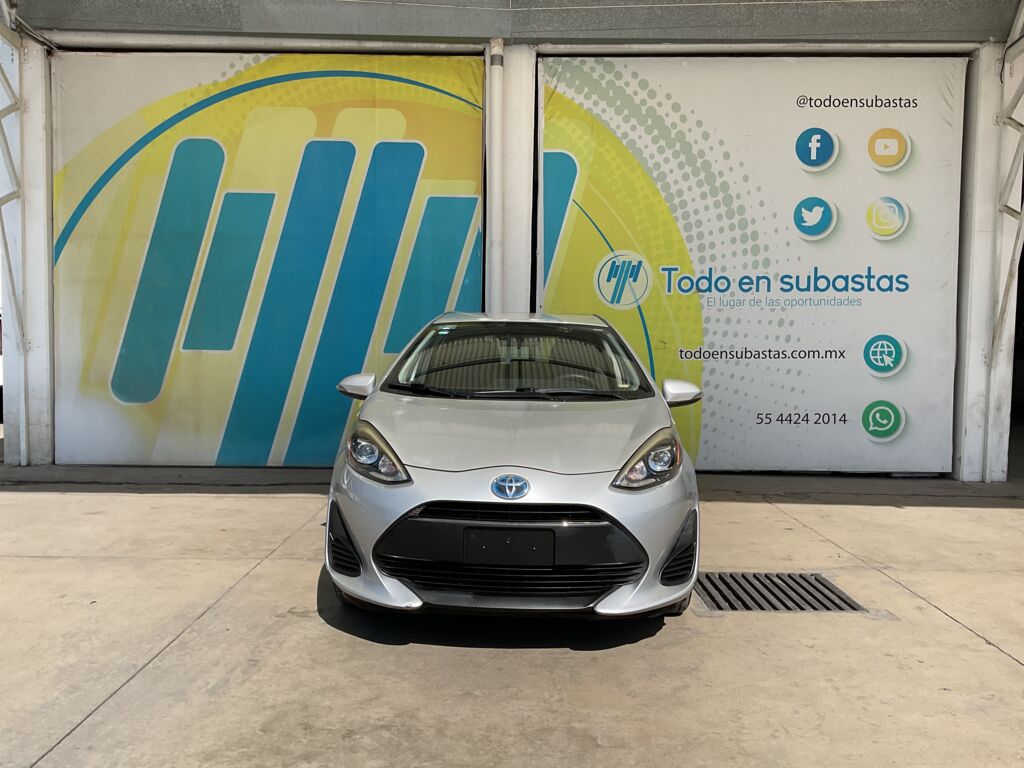 Toyota Prius 2019 5p C Hibrido L4/1.5/Aut 2019 Toyota Prius Venta Exteriores 2