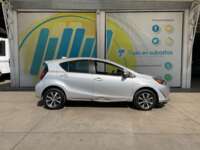 Toyota Prius 2019 5p C Hibrido L4/1.5/Aut 2019 Toyota Prius Venta Exteriores 4