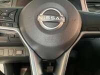 Nissan NP300 Frontier 2023 4p SE L4/2.5 Man 2023 Nissan NP300 Frontier Venta Interiores 13