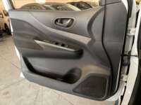 Nissan NP300 Frontier 2023 4p SE L4/2.5 Man 2023 Nissan NP300 Frontier Venta Interiores 18