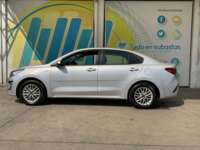 Kia Rio 2021 4p Sedán LX L4/1.6 Man    2021 Kia Rio Venta Exteriores 8