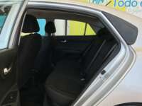 Kia Rio 2021 4p Sedán LX L4/1.6 Man    2021 Kia Rio Venta Interiores 21