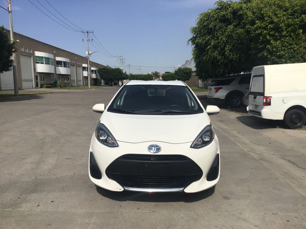Toyota Prius 2021 5p C Híbrido L4/1.5 Aut 2021 Toyota Prius Venta Exteriores 2
