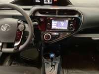 Toyota Prius 2019 5p C Hibrido L4/1.5/Aut 2019 Toyota Prius Venta Interiores 4