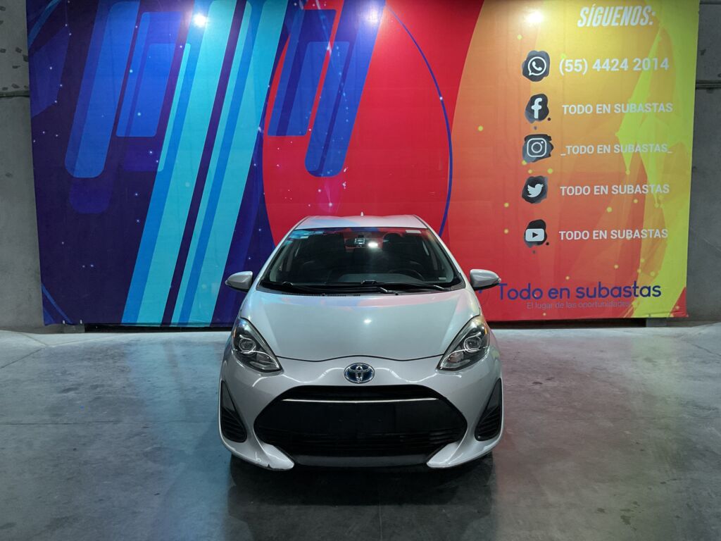 Toyota Prius 2019 5p C Hibrido L4/1.5/Aut 2019 Toyota Prius Venta Exteriores 2