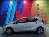 Toyota Prius 2019 5p C Hibrido L4/1.5/Aut 2019 Toyota Prius Venta Exteriores 4