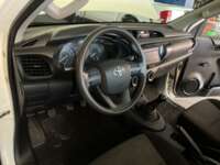 Toyota Hilux 2020 2p Cabina Sencilla L4/2.7 Man 2020 Toyota Hilux Venta Interiores 4