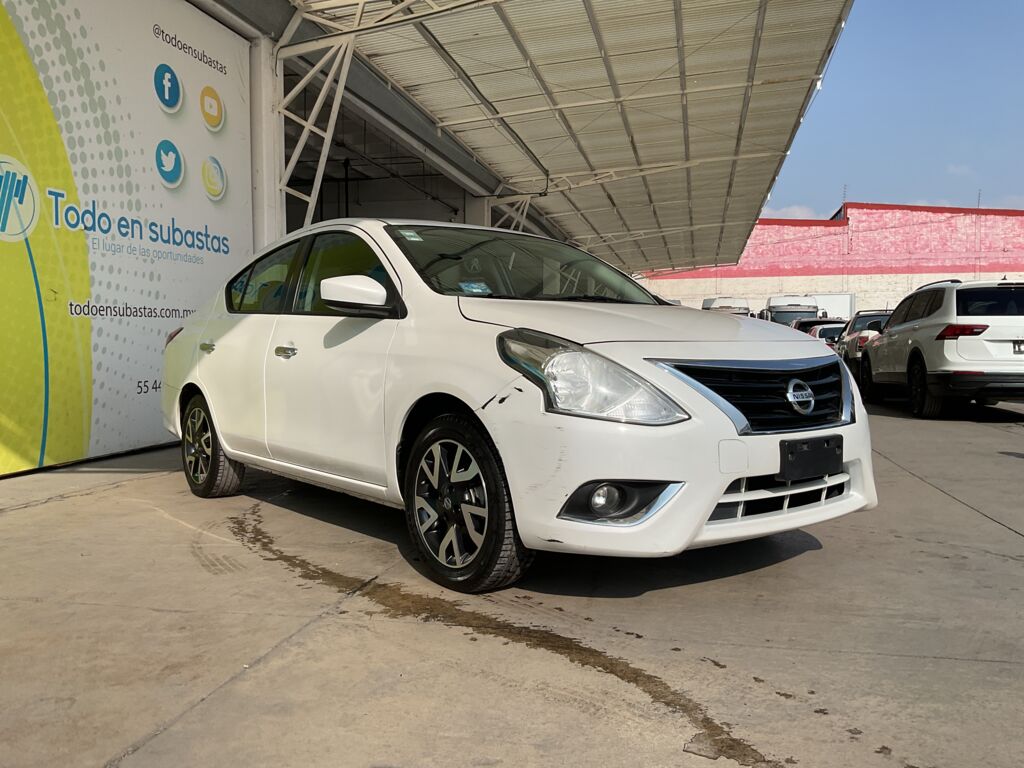 Nissan Versa 2019 4p Advance L4/1.6 Man 2019 Nissan Versa Venta Exteriores 3