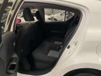 Toyota Prius 2021 5p Base Hibrido L4/1.8 Aut 2021 Toyota Prius Venta Interiores 18