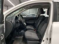 Nissan March 2021 5p Advance L4/1.6 Man 2021 Nissan March Venta Interiores 14