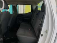 Nissan NP300 Doble Cabina 2020 4p S L4/2.5 Man A/A Paq. Seg. 2020 Nissan NP300 Doble Cabina Venta Interiores 17