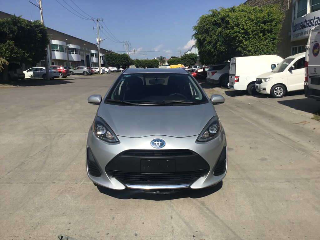 Toyota Prius 2021 5p C Híbrido L4/1.5 Aut 2021 Toyota Prius Venta Exteriores 2