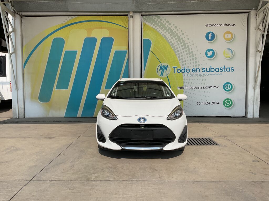 Toyota Prius 2021 5p C Híbrido L4/1.5 Aut 2021 Toyota Prius Venta Exteriores 2