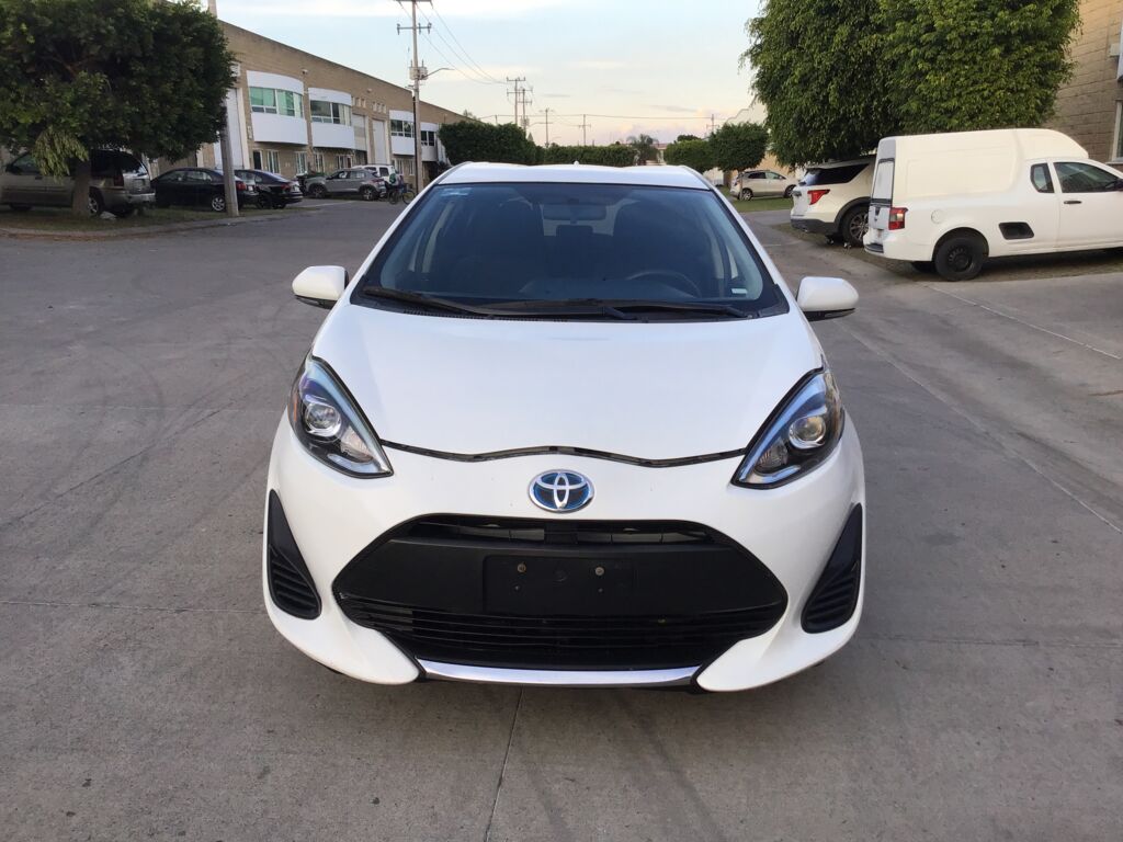 Toyota Prius 2021 5p C Híbrido L4/1.5 Aut 2021 Toyota Prius Venta Exteriores 2