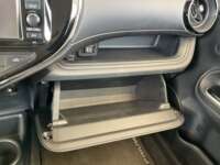 Toyota Prius 2019 5p C Hibrido L4/1.5/Aut 2019 Toyota Prius Venta Interiores 19