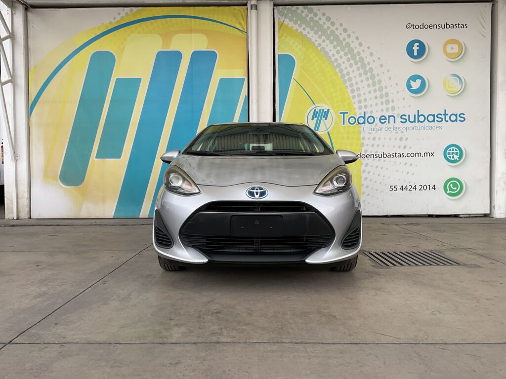 Toyota Prius 2019 5p C Hibrido L4/1.5/Aut 2019 Toyota Prius Venta Exteriores 2