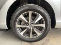 Toyota Prius 2019 5p C Hibrido L4/1.5/Aut 2019 Toyota Prius Venta Llantas 1